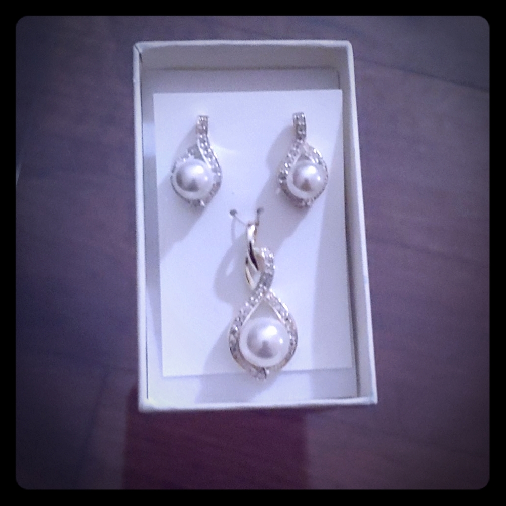 Earrings & Pendant